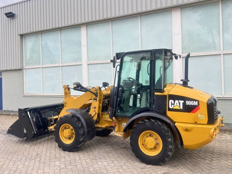 Cat 906 M 2016 - Fadrom me goma: foto 4 Cat 906 M 2016 - Fadrom me goma: foto 4