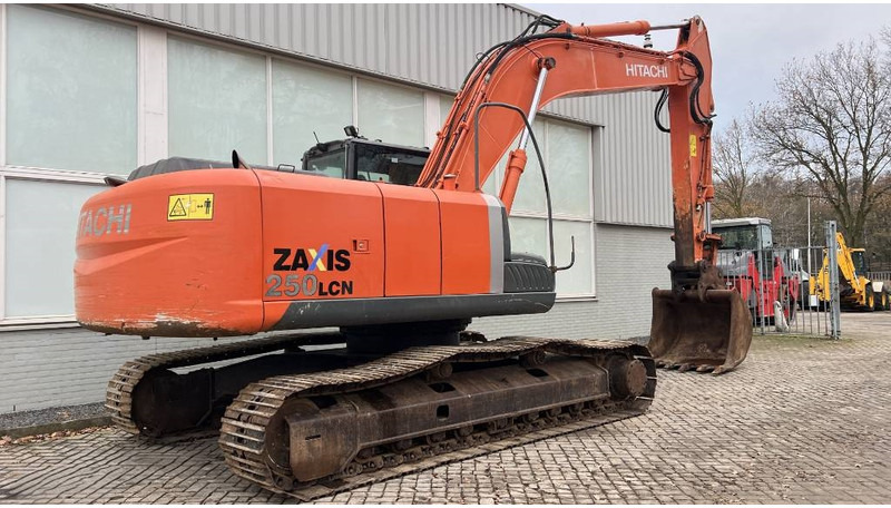 Hitachi ZX 250 LC N-3 - Ekskavator me zinxhirë: foto 5 Hitachi ZX 250 LC N-3 - Ekskavator me zinxhirë: foto 5