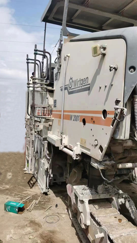 WIRTGEN W2000 Used Milling Machine For Sale - Frezë asfalti: foto 3 WIRTGEN W2000 Used Milling Machine For Sale - Frezë asfalti: foto 3
