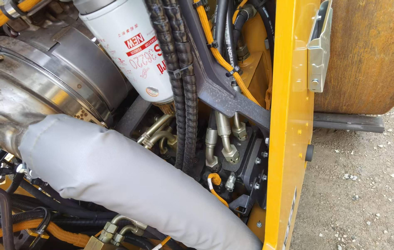 XCMG 13ton used small double drum steel road roller XD135TIV - Rul rrugësh: foto 2 XCMG 13ton used small double drum steel road roller XD135TIV - Rul rrugësh: foto 2