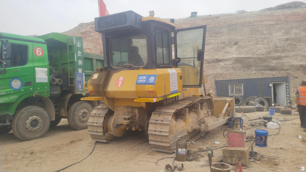 XCMG D170 used small bulldozer dozer hydraulic price - Buldozer: foto 4 XCMG D170 used small bulldozer dozer hydraulic price - Buldozer: foto 4