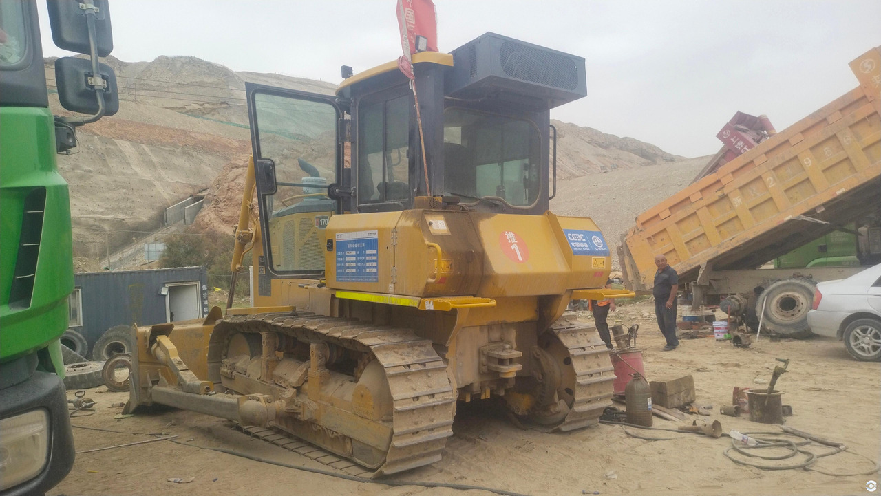XCMG D170 used small bulldozer dozer hydraulic price - Buldozer: foto 5 XCMG D170 used small bulldozer dozer hydraulic price - Buldozer: foto 5
