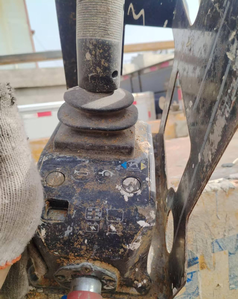 XCMG GTJZ1012 used 10m diesel scissor lift for sale - Ngritës gërshërë: foto 2 XCMG GTJZ1012 used 10m diesel scissor lift for sale - Ngritës gërshërë: foto 2