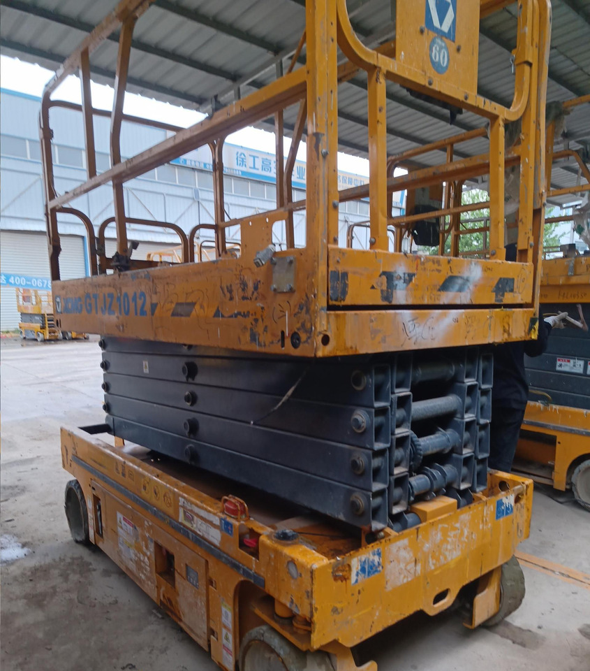 XCMG GTJZ1012 used 10m hydraulic scissor lift in good condition - Ngritës gërshërë: foto 4 XCMG GTJZ1012 used 10m hydraulic scissor lift in good condition - Ngritës gërshërë: foto 4