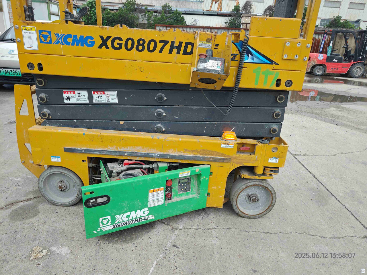 XCMG Lithium battery 8m second hand scissor lift XG0807HD-Li price - Ngritës gërshërë: foto 5 XCMG Lithium battery 8m second hand scissor lift XG0807HD-Li price - Ngritës gërshërë: foto 5