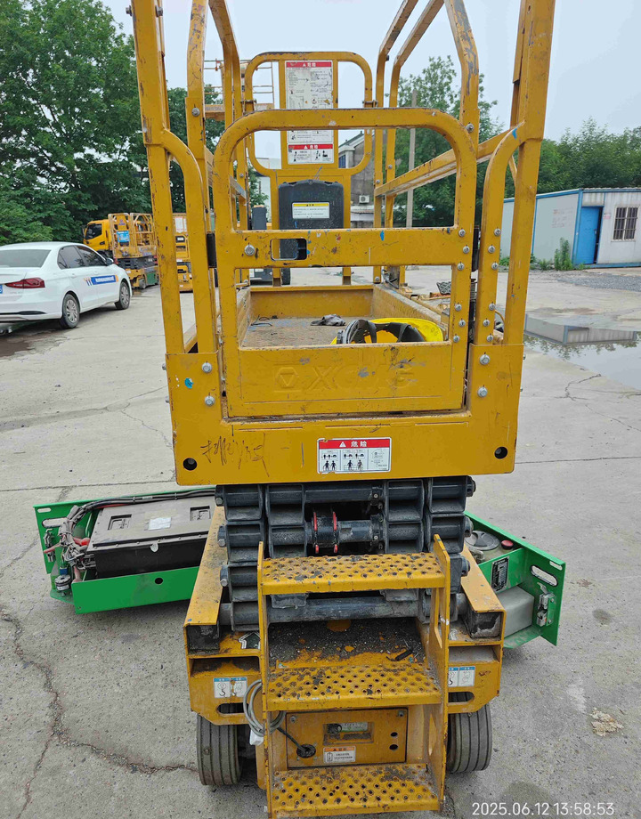 XCMG Lithium battery 8m second hand scissor lift XG0807HD-Li price - Ngritës gërshërë: foto 3 XCMG Lithium battery 8m second hand scissor lift XG0807HD-Li price - Ngritës gërshërë: foto 3