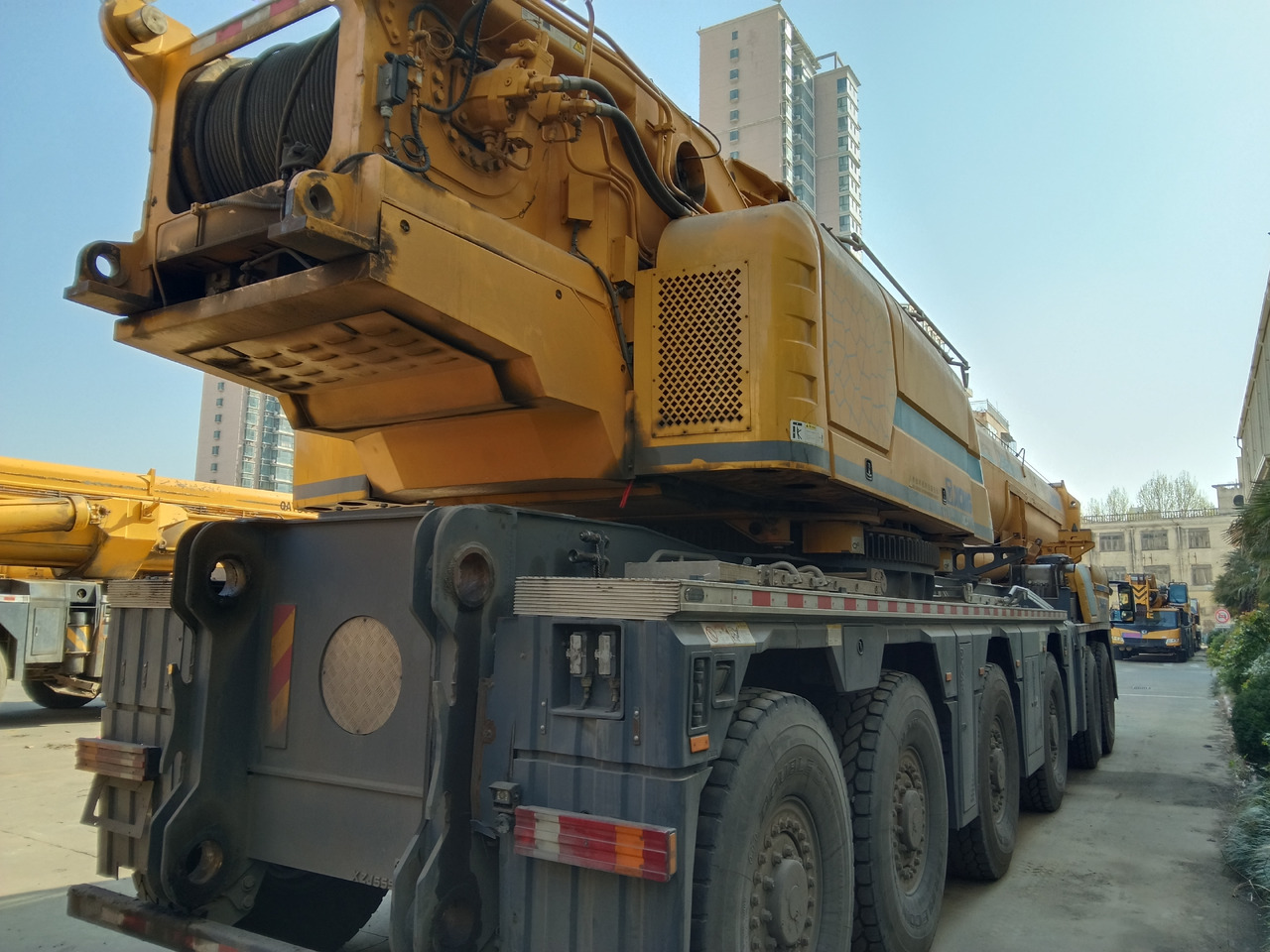 XCMG Official Second Hand All Terrain Cranes XCA460 460 Ton Mobile Crane Machine For Sale - Vinç për të gjitha terrenet: foto 3 XCMG Official Second Hand All Terrain Cranes XCA460 460 Ton Mobile Crane Machine For Sale - Vinç për të gjitha terrenet: foto 3