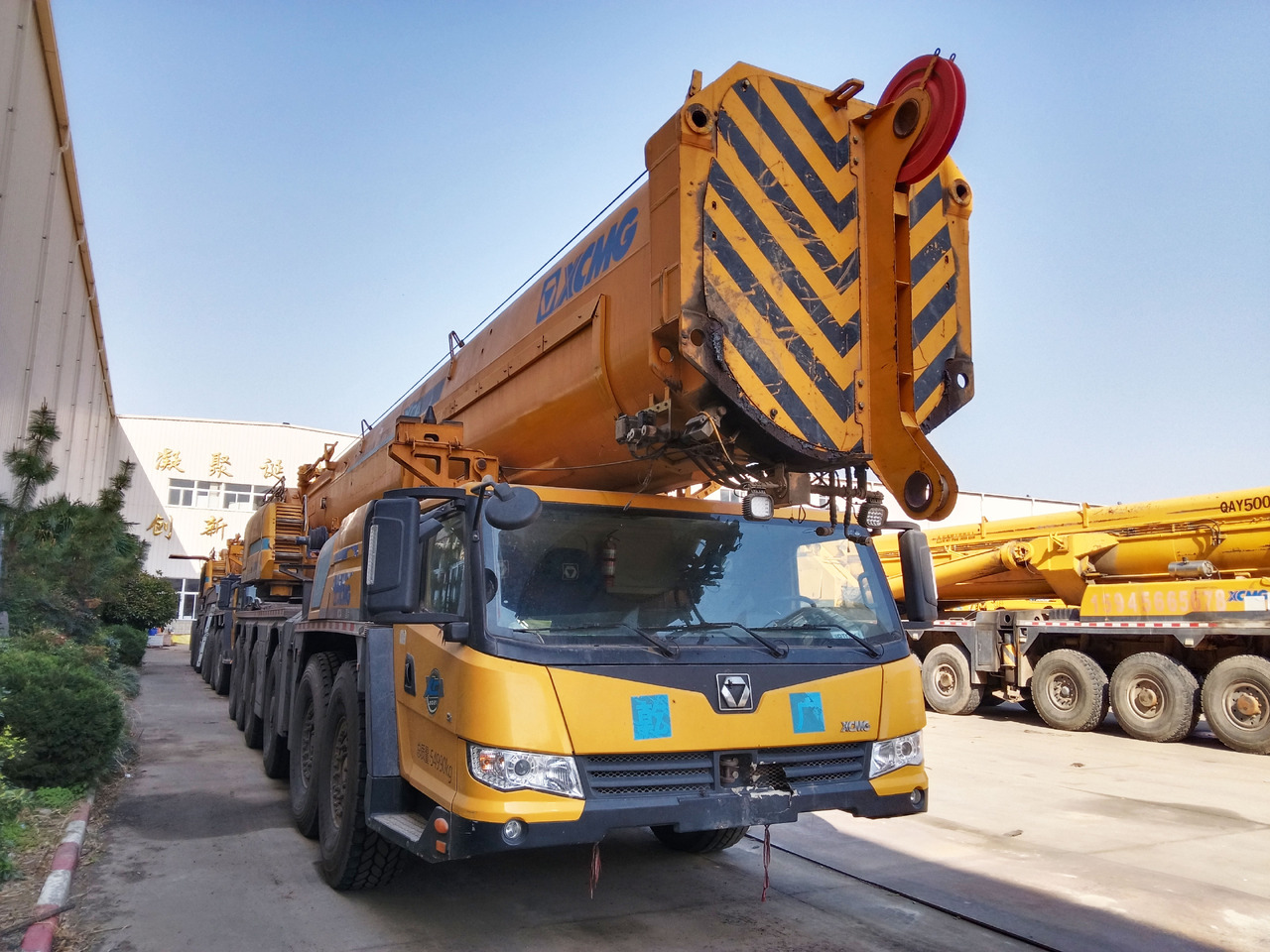 XCMG Official Second Hand All Terrain Cranes XCA460 460 Ton Mobile Crane Machine For Sale - Vinç për të gjitha terrenet: foto 5 XCMG Official Second Hand All Terrain Cranes XCA460 460 Ton Mobile Crane Machine For Sale - Vinç për të gjitha terrenet: foto 5