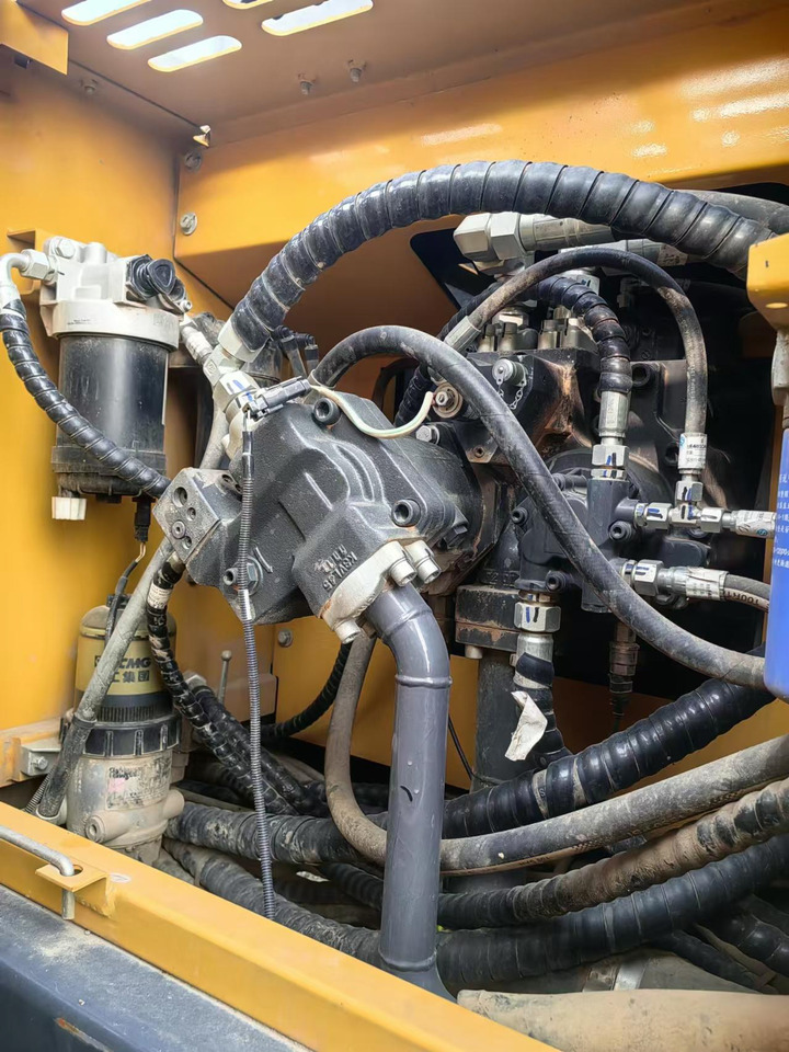 XCMG Official Second Hand Rotary Drill Machine XR160E Small Crawler Drill Rig Hot Sale - Sondë shpimi: foto 3 XCMG Official Second Hand Rotary Drill Machine XR160E Small Crawler Drill Rig Hot Sale - Sondë shpimi: foto 3