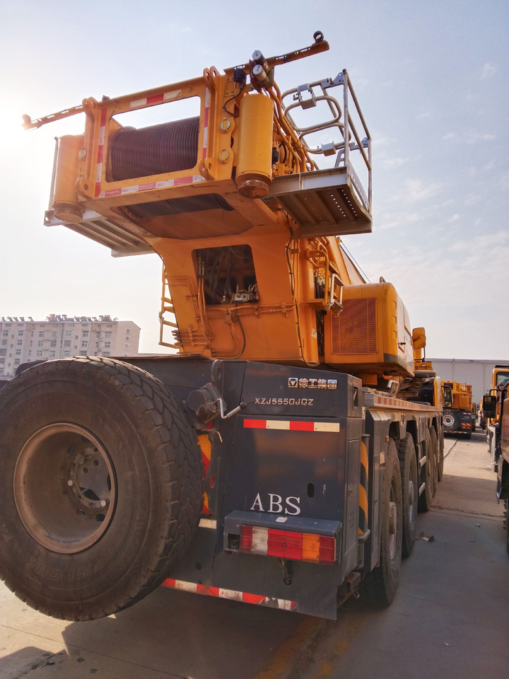 XCMG Official Second Truck Crane XCA260 260on Used All Terrain Crane Price - Vinç për të gjitha terrenet: foto 5 XCMG Official Second Truck Crane XCA260 260on Used All Terrain Crane Price - Vinç për të gjitha terrenet: foto 5