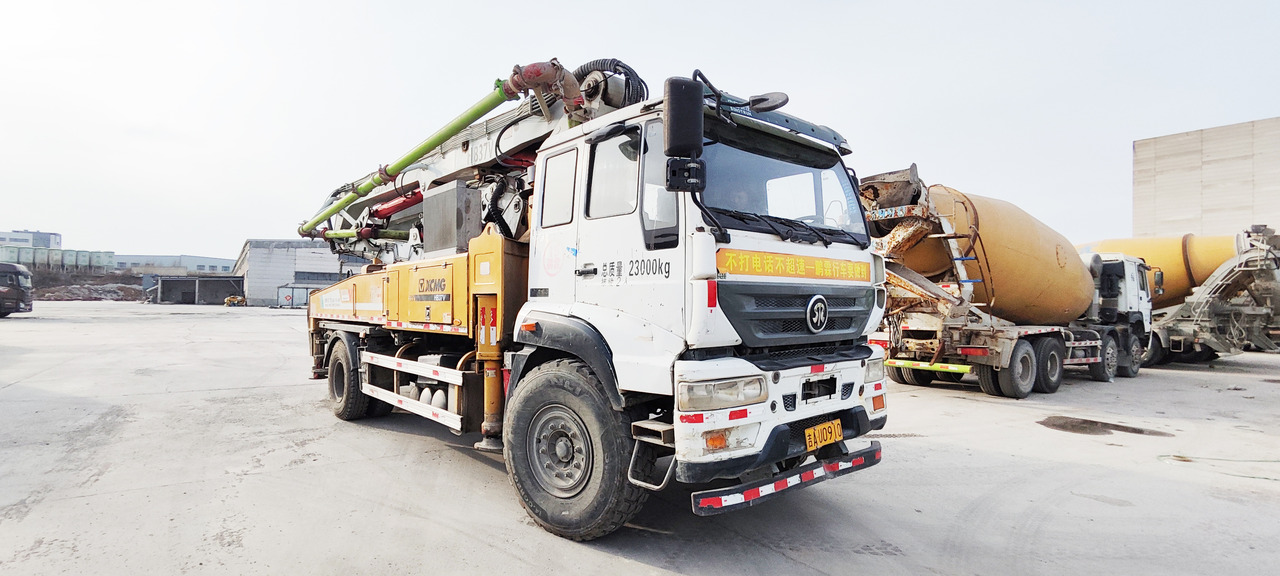 XCMG Official Used Concrete Pump Truck HB37V 37 Meters Cement Pump Machine Price For Sale - Pompë betoni: foto 2 XCMG Official Used Concrete Pump Truck HB37V 37 Meters Cement Pump Machine Price For Sale - Pompë betoni: foto 2