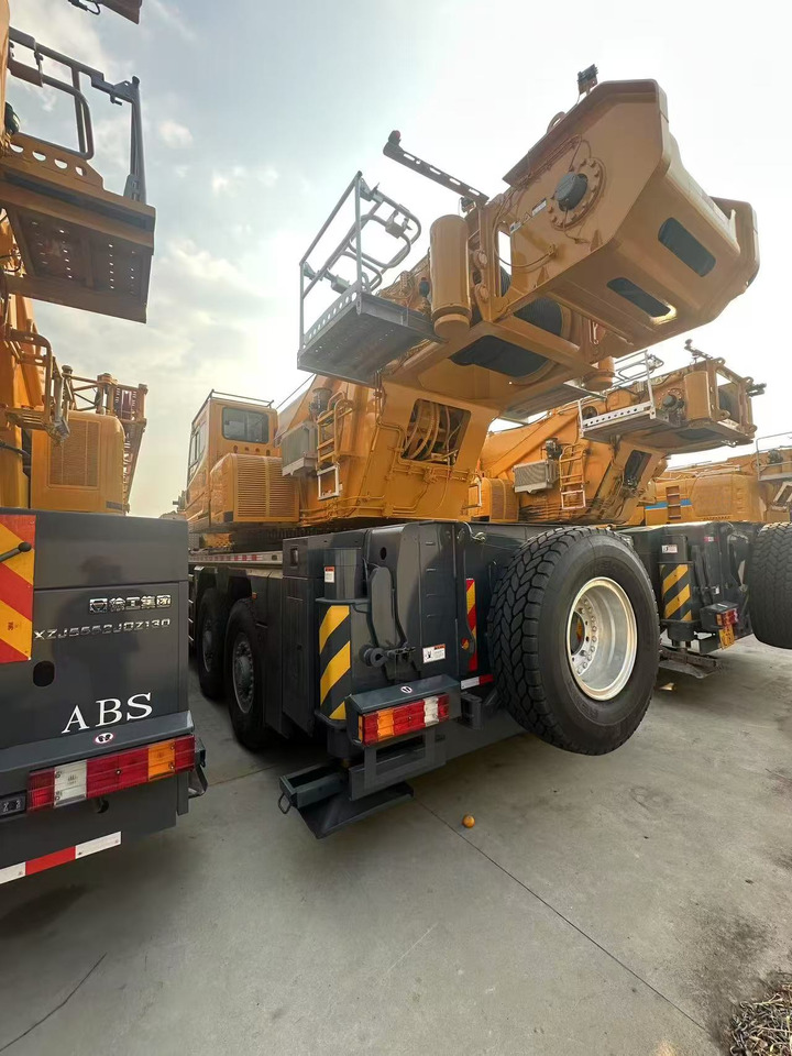 XCMG Official Used Mobile Hydraulic Truck Cranes XCA180L8C All Terrain Cranes Price - Vinç për të gjitha terrenet: foto 4 XCMG Official Used Mobile Hydraulic Truck Cranes XCA180L8C All Terrain Cranes Price - Vinç për të gjitha terrenet: foto 4