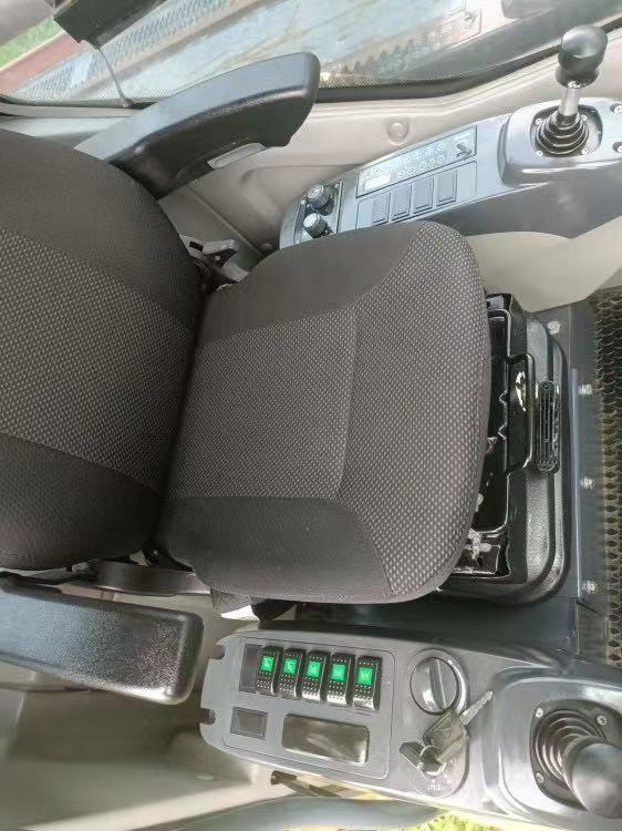 Makineri e drejtuar për hapjen e rrugëve XCMG Used HDD Horizontal Directional Drilling Rig Machine XZ680 For Mine Use: foto 6 Makineri e drejtuar për hapjen e rrugëve XCMG Used HDD Horizontal Directional Drilling Rig Machine XZ680 For Mine Use: foto 6