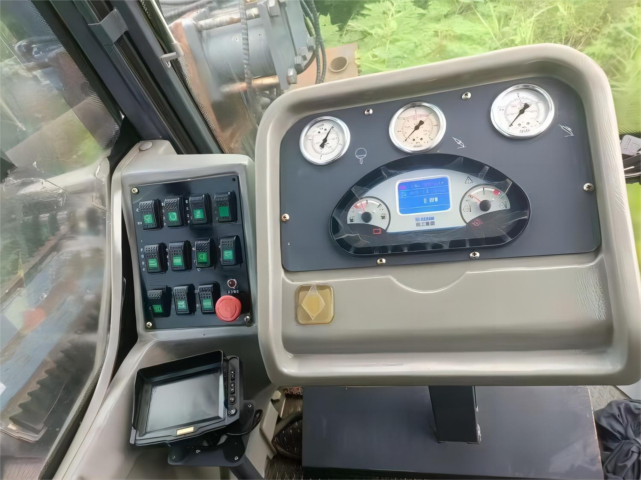 Makineri e drejtuar për hapjen e rrugëve XCMG Used HDD Horizontal Directional Drilling Rig Machine XZ680 For Mine Use: foto 9 Makineri e drejtuar për hapjen e rrugëve XCMG Used HDD Horizontal Directional Drilling Rig Machine XZ680 For Mine Use: foto 9