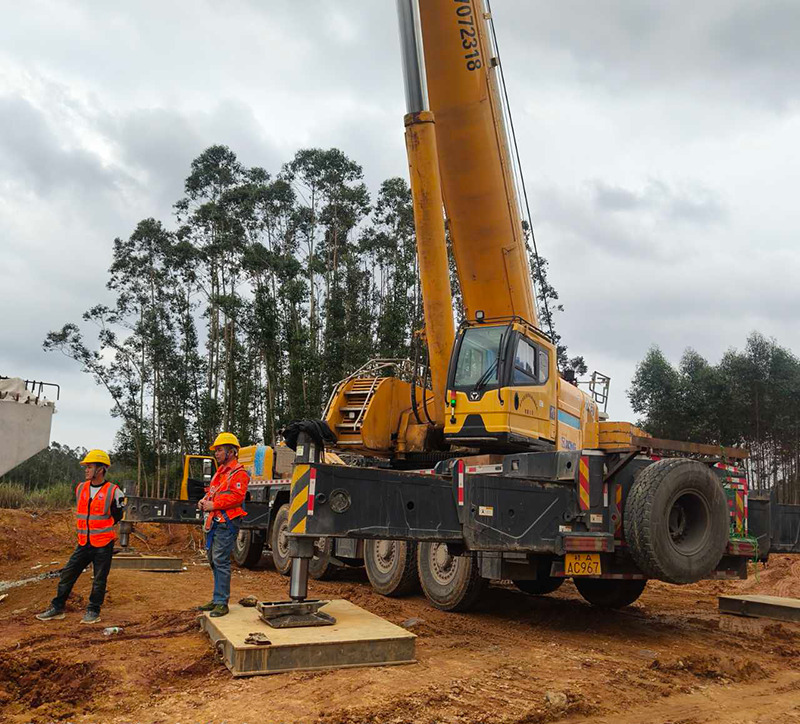 XCMG XCA220 all terrain crane hydraulic 220ton large ton crane 2021 - Vinç: foto 4 XCMG XCA220 all terrain crane hydraulic 220ton large ton crane 2021 - Vinç: foto 4