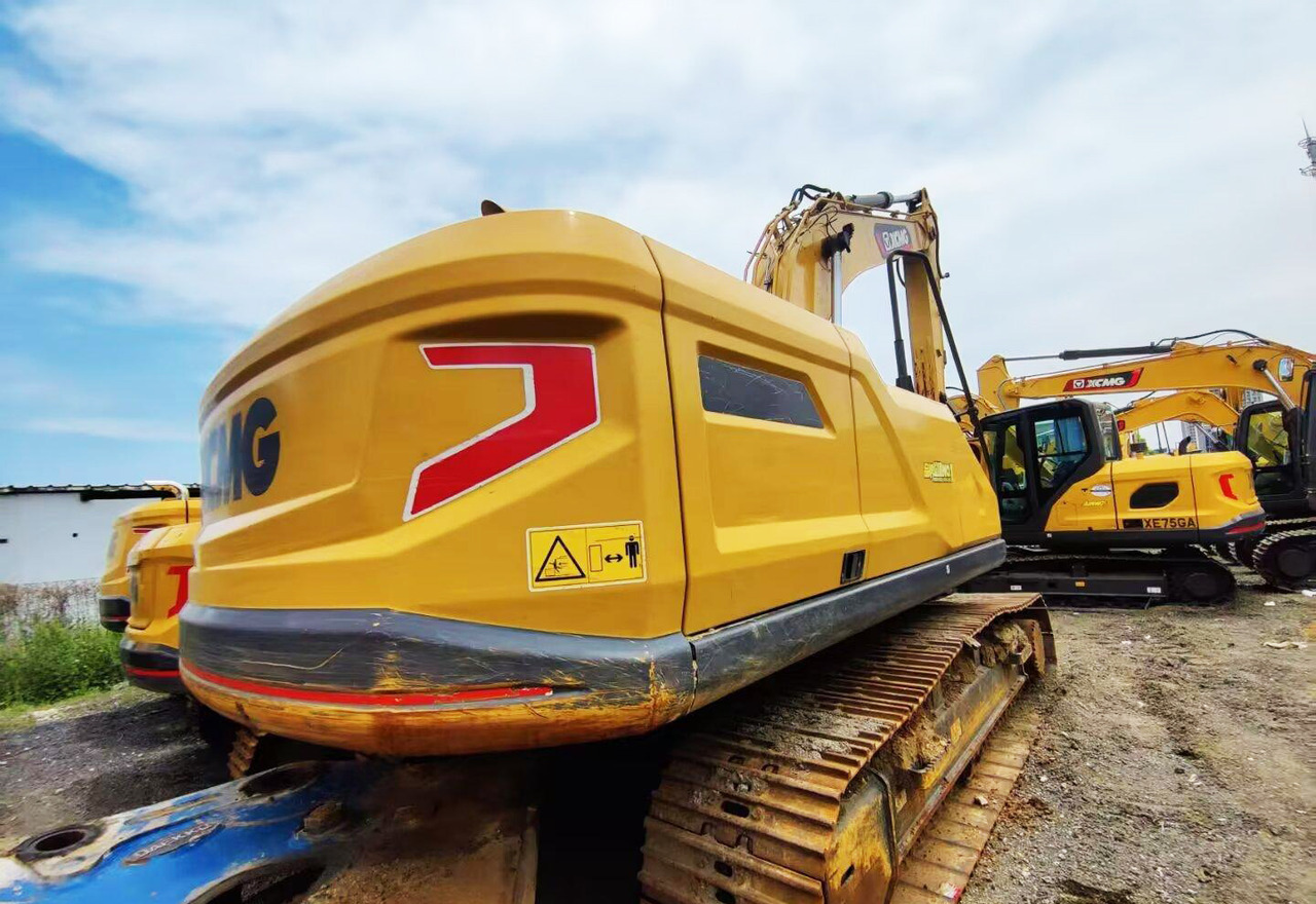 XCMG XE200GH medium 20ton crawler excavator used - Ekskavator me zinxhirë: foto 5 XCMG XE200GH medium 20ton crawler excavator used - Ekskavator me zinxhirë: foto 5