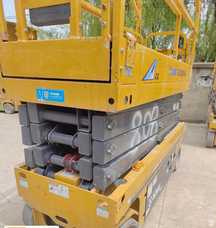 XCMG XG1008HA 10m used lifting machine platform scissor lift - Ngritës gërshërë: foto 4 XCMG XG1008HA 10m used lifting machine platform scissor lift - Ngritës gërshërë: foto 4