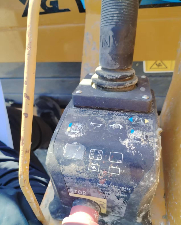 XCMG XG1008HA-Li 10m used Lithium battery scissor aerial work platform - Ngritës gërshërë: foto 5 XCMG XG1008HA-Li 10m used Lithium battery scissor aerial work platform - Ngritës gërshërë: foto 5