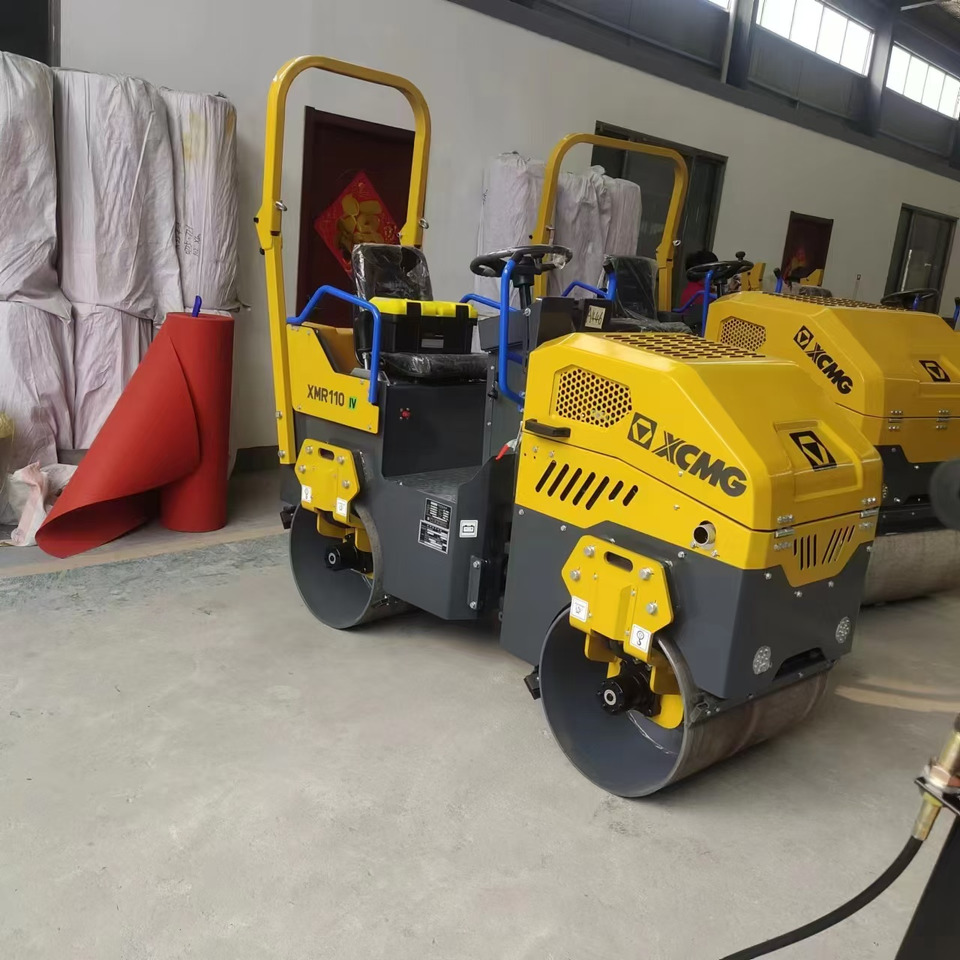 XCMG XMR110 1ton samll road roller hydraulic vibratory compator price - Mini rul: foto 4 XCMG XMR110 1ton samll road roller hydraulic vibratory compator price - Mini rul: foto 4