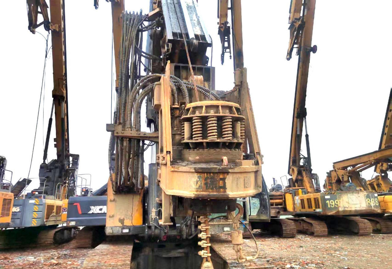 XCMG certified used rotary drilling rig XR240E - Sondë shpimi: foto 3 XCMG certified used rotary drilling rig XR240E - Sondë shpimi: foto 3