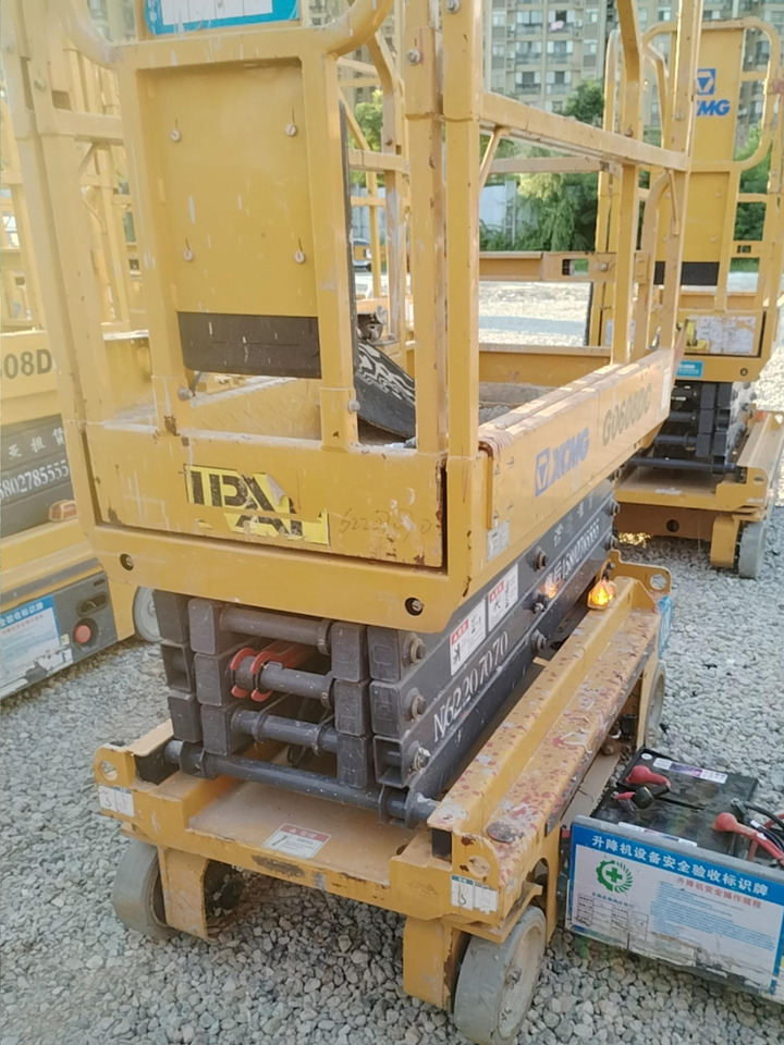 XCMG scissor lift 6m hydraulic Self-propelled scissor lift machine price - Ngritës gërshërë: foto 4 XCMG scissor lift 6m hydraulic Self-propelled scissor lift machine price - Ngritës gërshërë: foto 4