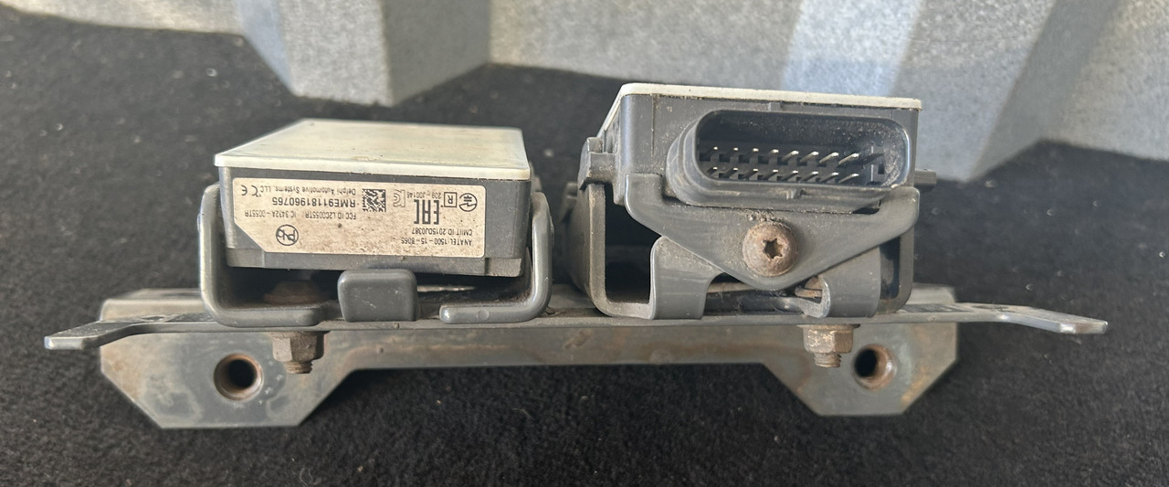 ACTROS MP4 RBZ RADAR CONTROL MODULE - ECU: foto 3 ACTROS MP4 RBZ RADAR CONTROL MODULE - ECU: foto 3