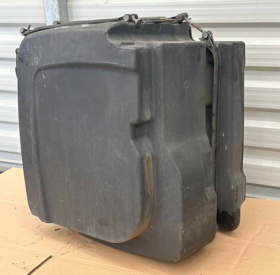 DAF ADBLUE FLUID TANK 90L XF 106 480 - Serbatori AdBlue: foto 5 DAF ADBLUE FLUID TANK 90L XF 106 480 - Serbatori AdBlue: foto 5