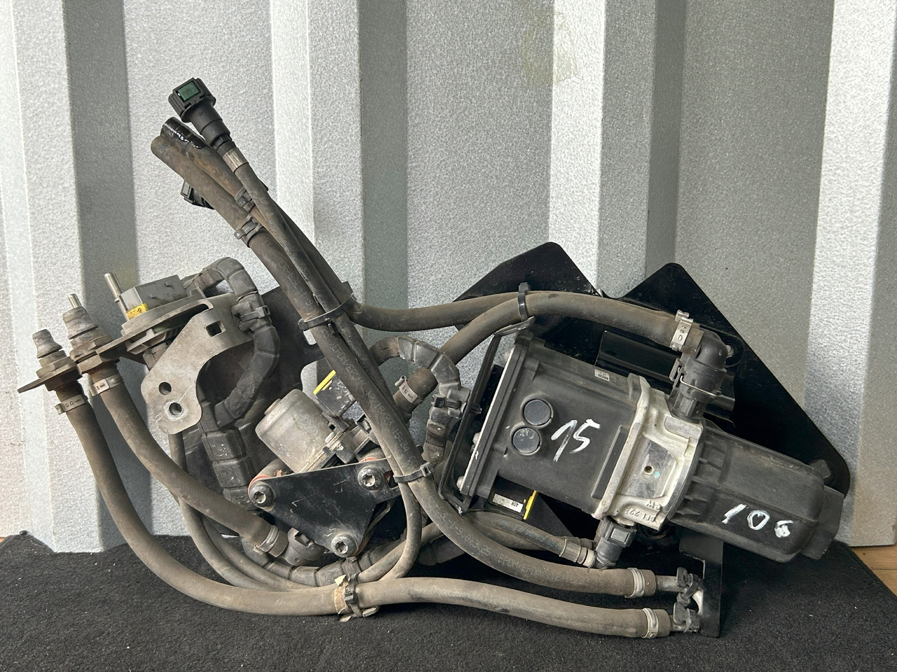 DAF XF 106 ADBLUE KIT - Sistemi i shkarkimit: foto 1 DAF XF 106 ADBLUE KIT - Sistemi i shkarkimit: foto 1