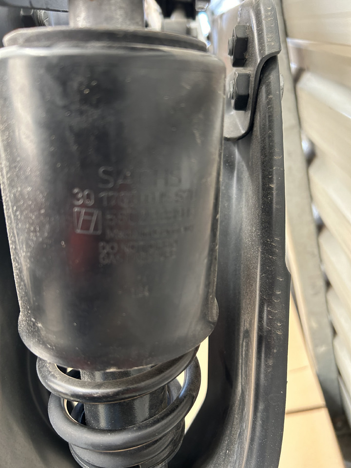 IVECO CABIN SUSPENSION REAR WITH SHOCK ABSORBERS S-WAY BRAND NEW - Suspension i kabinës: foto 3 IVECO CABIN SUSPENSION REAR WITH SHOCK ABSORBERS S-WAY BRAND NEW - Suspension i kabinës: foto 3