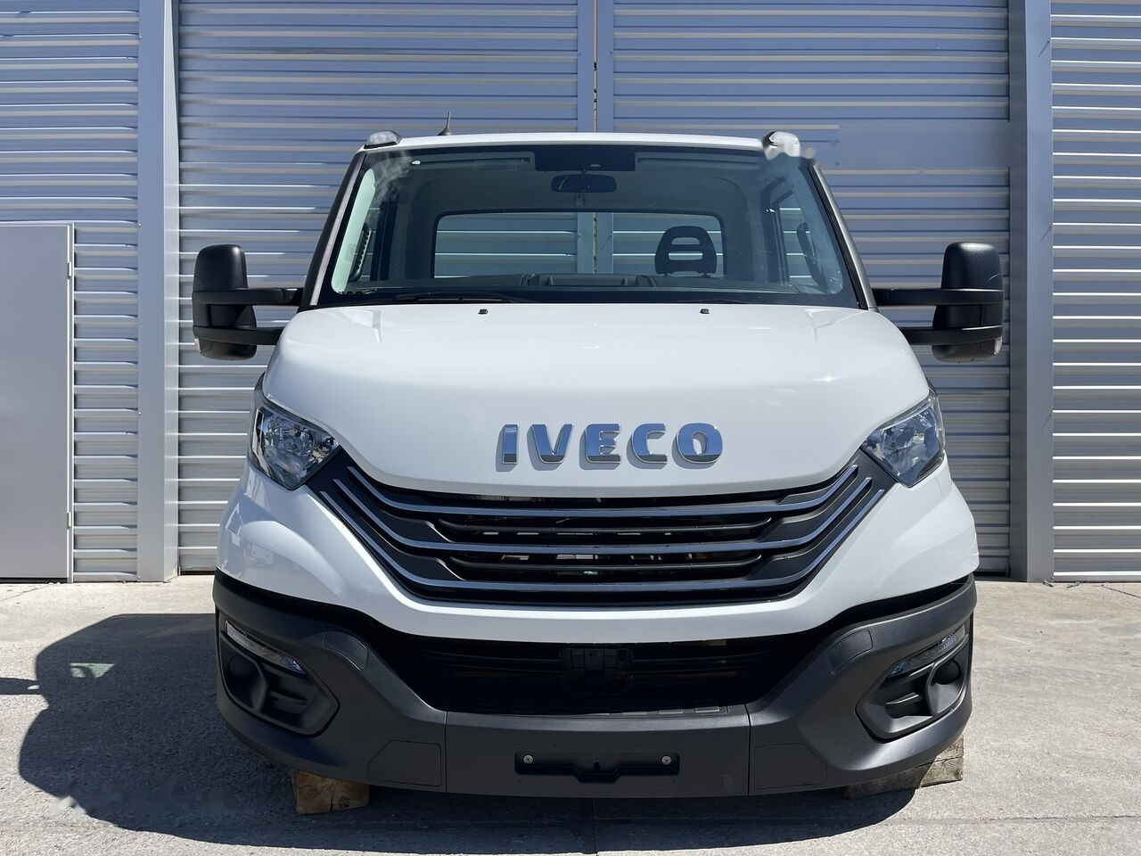 IVECO DAILY VII 72-210 for IVECO DAILY 75-210 - Kabinë: foto 2 IVECO DAILY VII 72-210 for IVECO DAILY 75-210 - Kabinë: foto 2