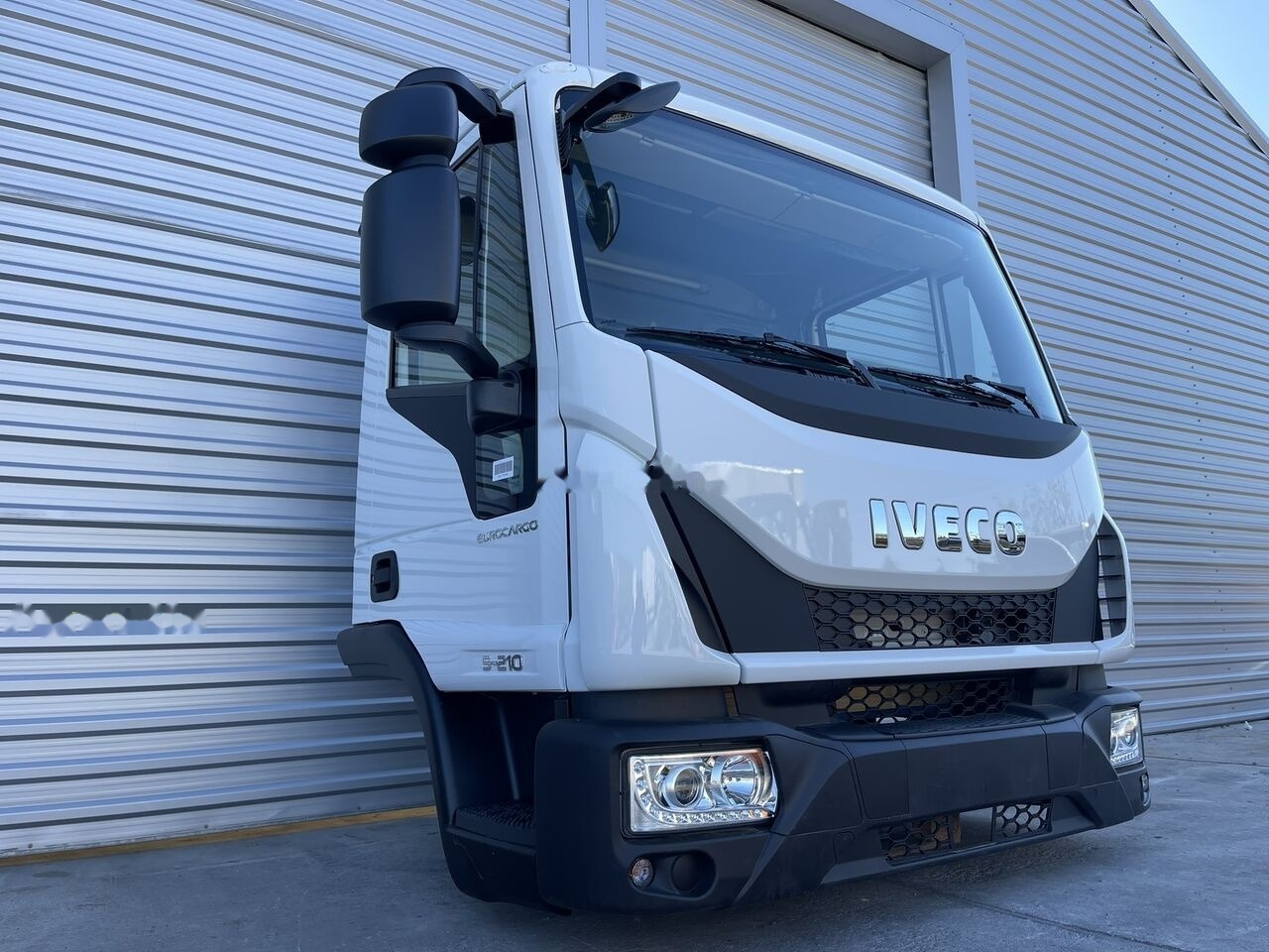 IVECO Eurocargo for IVECO Eurocargo DAY cabine - Kabinë për Veturë: foto 2 IVECO Eurocargo for IVECO Eurocargo DAY cabine - Kabinë për Veturë: foto 2