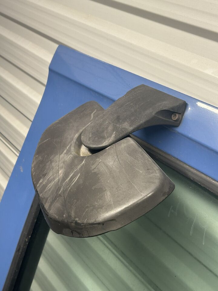 MERCEDES ACTROS MP4 DOOR RIGHT EITH RAMP MIRROR - Derë dhe pjesë këmbimi: foto 5 MERCEDES ACTROS MP4 DOOR RIGHT EITH RAMP MIRROR - Derë dhe pjesë këmbimi: foto 5