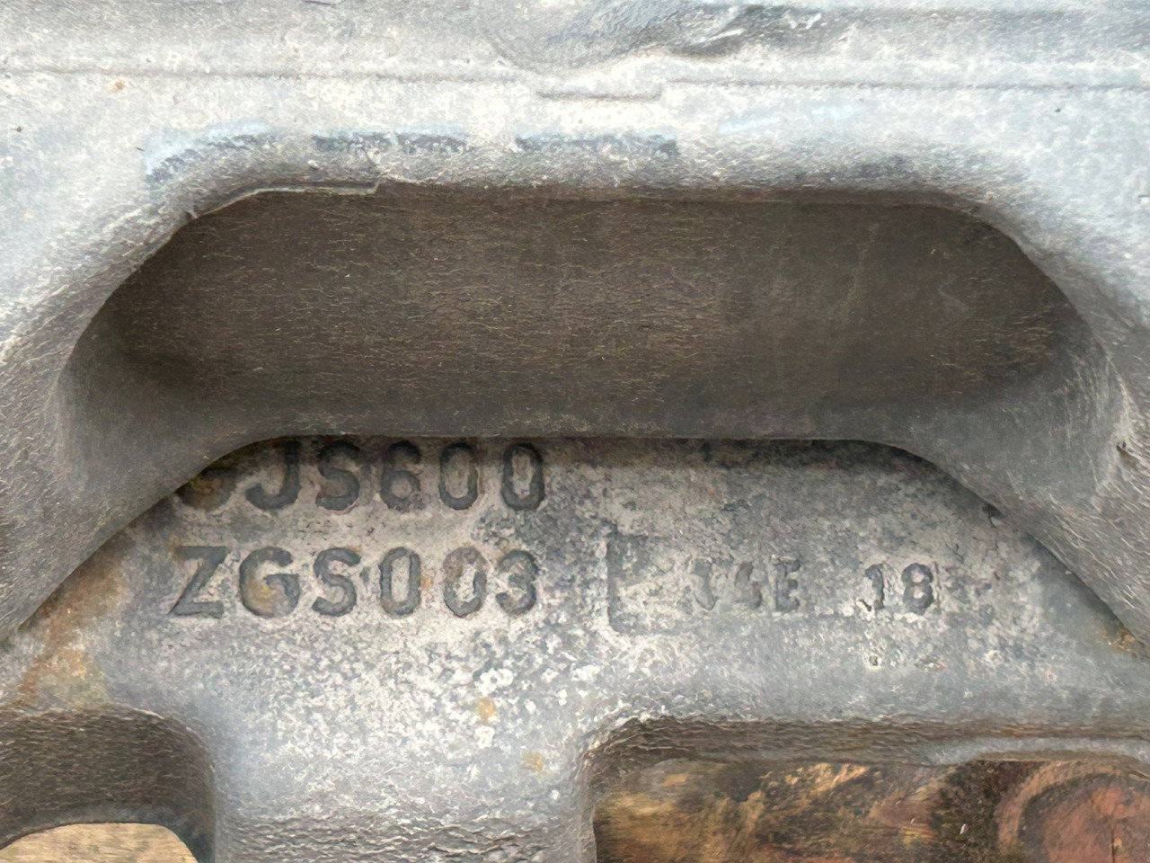 MERCEDES ACTROS MP4 TRAILING AXLE - Aksi i pasmë: foto 3 MERCEDES ACTROS MP4 TRAILING AXLE - Aksi i pasmë: foto 3