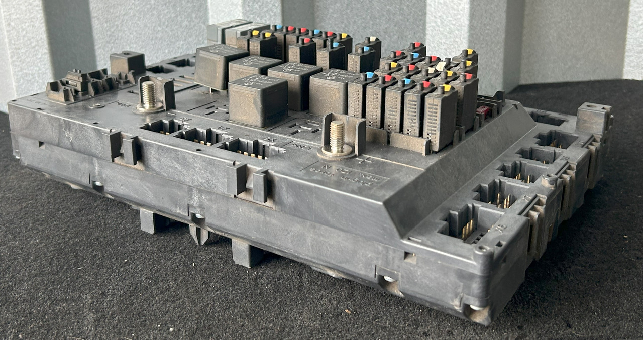 MERCEDES AROCS MP4 A FUSE MODULE SAM - Siguresa: foto 4 MERCEDES AROCS MP4 A FUSE MODULE SAM - Siguresa: foto 4