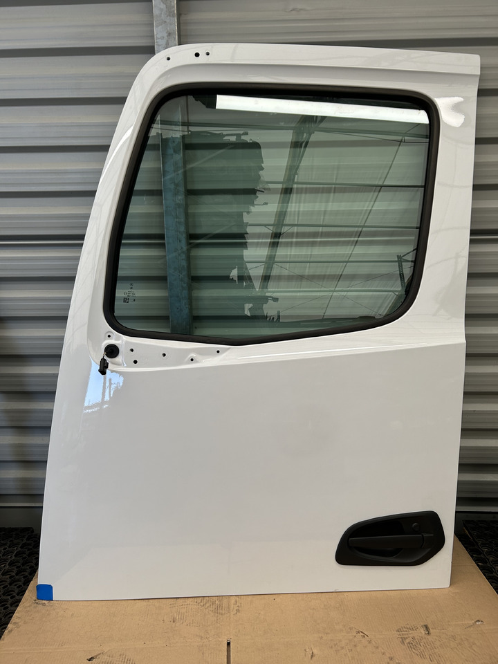 MERCEDES DOOR LEFT narrow cab M-CLASSIC SPACE ACTROS AROCS MP4 MP5 BRAND NEW - Derë dhe pjesë këmbimi: foto 1 MERCEDES DOOR LEFT narrow cab M-CLASSIC SPACE ACTROS AROCS MP4 MP5 BRAND NEW - Derë dhe pjesë këmbimi: foto 1