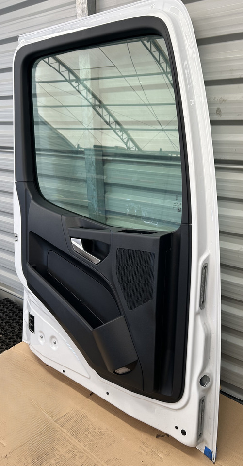 MERCEDES DOOR LEFT narrow cab M-CLASSIC SPACE ACTROS AROCS MP4 MP5 BRAND NEW - Derë dhe pjesë këmbimi: foto 3 MERCEDES DOOR LEFT narrow cab M-CLASSIC SPACE ACTROS AROCS MP4 MP5 BRAND NEW - Derë dhe pjesë këmbimi: foto 3