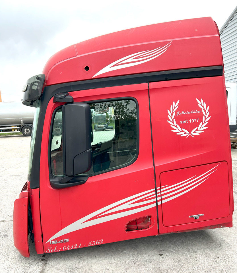 Mercedes Actros MP4 L StreamSpace 2,50 - Kabinë: foto 4 Mercedes Actros MP4 L StreamSpace 2,50 - Kabinë: foto 4