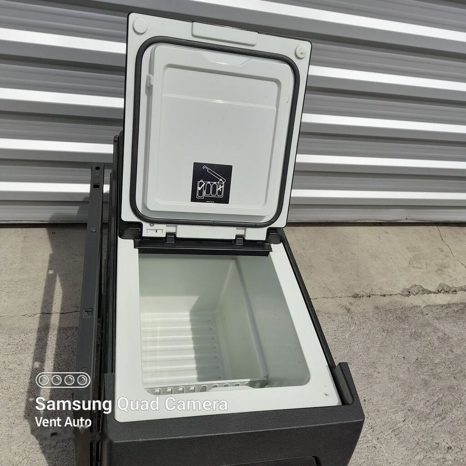 Mercedes-Benz ACTROS MP4 A9618406143 Mercedes-Benz A9618406143 - Kabina dhe interier për Kamioni: foto 5 Mercedes-Benz ACTROS MP4 A9618406143 Mercedes-Benz A9618406143 - Kabina dhe interier për Kamioni: foto 5