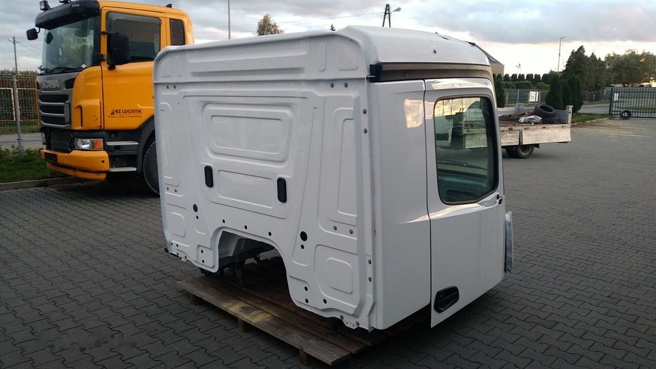 Mercedes-Benz Arocs 8x8 8x6 4x4 6x6 6x4 M Classic Space 320mm Mercedes-Benz AROCS Arocs 8x8 8x6 4x4 6x6 6x4 M Classic Space 320mm truck - Kabinë për Kamioni: foto 4 Mercedes-Benz Arocs 8x8 8x6 4x4 6x6 6x4 M Classic Space 320mm Mercedes-Benz AROCS Arocs 8x8 8x6 4x4 6x6 6x4 M Classic Space 320mm truck - Kabinë për Kamioni: foto 4