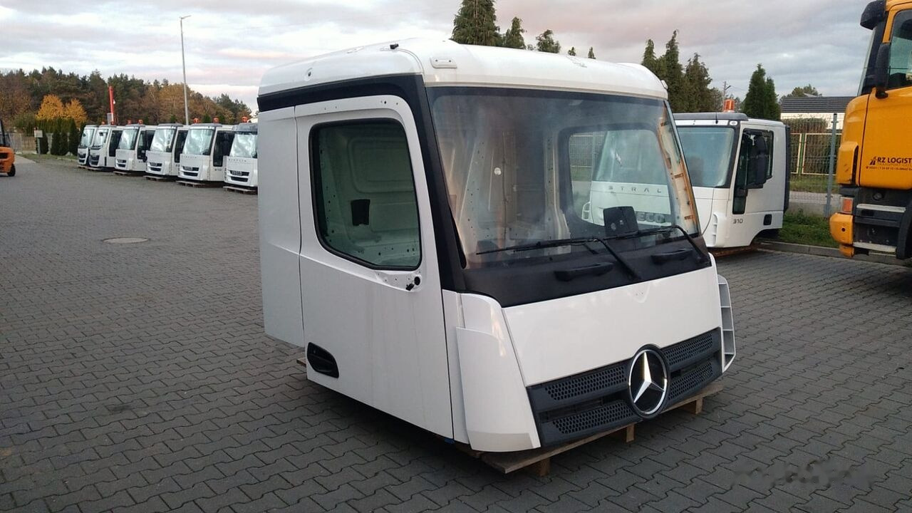 Mercedes-Benz Arocs 8x8 8x6 4x4 6x6 6x4 M Classic Space 320mm Mercedes-Benz AROCS Arocs 8x8 8x6 4x4 6x6 6x4 M Classic Space 320mm truck - Kabinë për Kamioni: foto 1 Mercedes-Benz Arocs 8x8 8x6 4x4 6x6 6x4 M Classic Space 320mm Mercedes-Benz AROCS Arocs 8x8 8x6 4x4 6x6 6x4 M Classic Space 320mm truck - Kabinë për Kamioni: foto 1