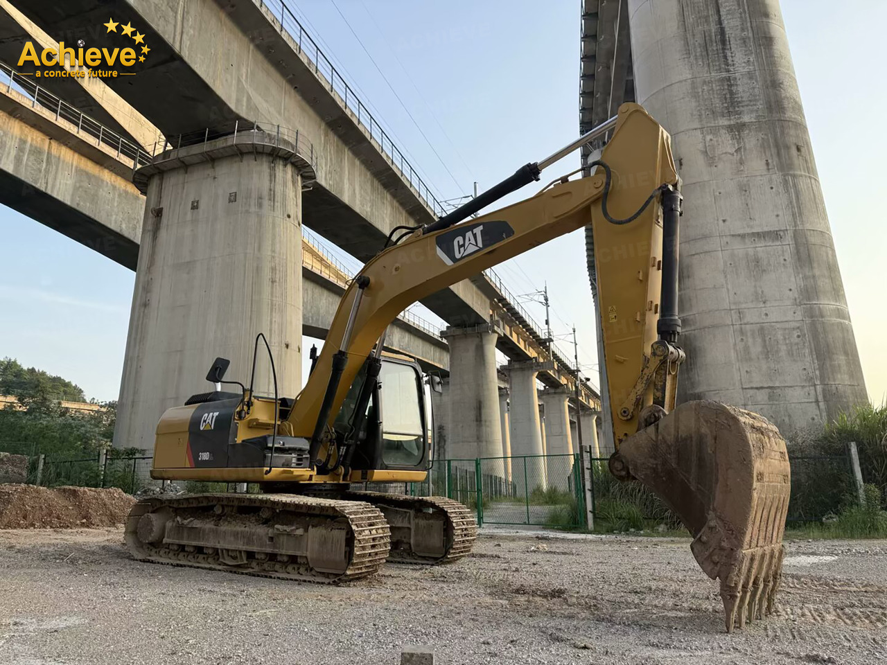 Caterpillar 318DL hydraulic excavator 0.72-0.8 m³ 91 kw/rpm 42.0-42.3 kN Cat® C4.2 【ACHIEVE】 TOP CONDITION!!! - Ekskavator me zinxhirë: foto 1 Caterpillar 318DL hydraulic excavator 0.72-0.8 m³ 91 kw/rpm 42.0-42.3 kN Cat® C4.2 【ACHIEVE】 TOP CONDITION!!! - Ekskavator me zinxhirë: foto 1