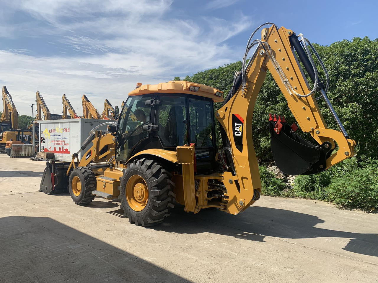 Caterpillar 420, 416 Backhoe Loader Brand New Condition - Fadromë me shkarkim nga prapa: foto 1 Caterpillar 420, 416 Backhoe Loader Brand New Condition - Fadromë me shkarkim nga prapa: foto 1
