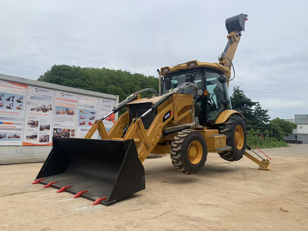 Caterpillar 4x4 Backhoe Loader CAT 420, 428 - Fadromë me shkarkim nga prapa: foto 3 Caterpillar 4x4 Backhoe Loader CAT 420, 428 - Fadromë me shkarkim nga prapa: foto 3