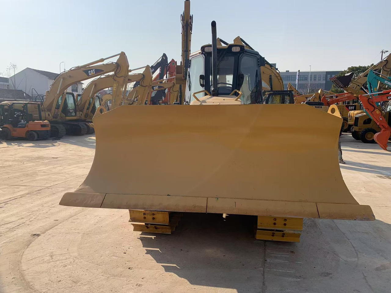 Caterpillar Bulldozer CAT D5G, D5K Good Price Japan Origin Tractor - Buldozer: foto 4 Caterpillar Bulldozer CAT D5G, D5K Good Price Japan Origin Tractor - Buldozer: foto 4