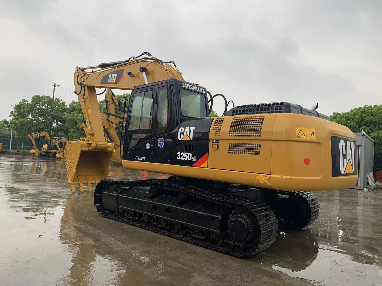 Caterpillar Construction Machine 25 ton Excavator CAT 325D, 325CL, 325BL - Ekskavator me zinxhirë: foto 1 Caterpillar Construction Machine 25 ton Excavator CAT 325D, 325CL, 325BL - Ekskavator me zinxhirë: foto 1