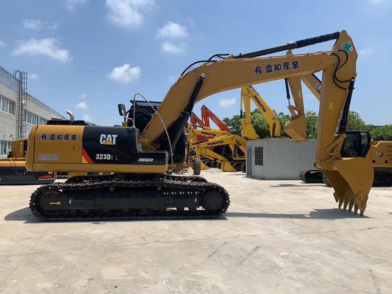 Caterpillar Excavator 320, 323 with Mechanical Engine Mitsubishi S6K - Ekskavator me zinxhirë: foto 1 Caterpillar Excavator 320, 323 with Mechanical Engine Mitsubishi S6K - Ekskavator me zinxhirë: foto 1