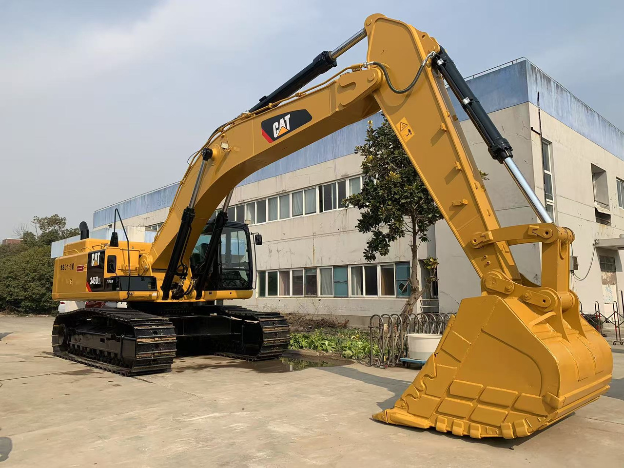 Caterpillar Heavy Duty Excavator 45 ton CAT Mining Machine 345D, 345D2 - Ekskavator me zinxhirë: foto 1 Caterpillar Heavy Duty Excavator 45 ton CAT Mining Machine 345D, 345D2 - Ekskavator me zinxhirë: foto 1