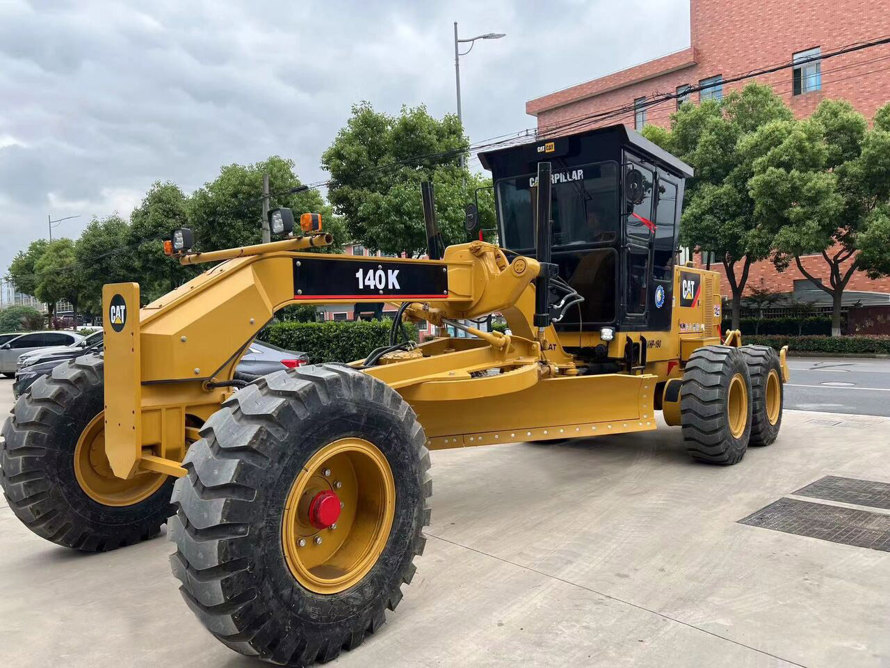 Caterpillar Motor Grader Secondhand CAT 140K, 140H with Good Price - Makinë niveluese: foto 1 Caterpillar Motor Grader Secondhand CAT 140K, 140H with Good Price - Makinë niveluese: foto 1