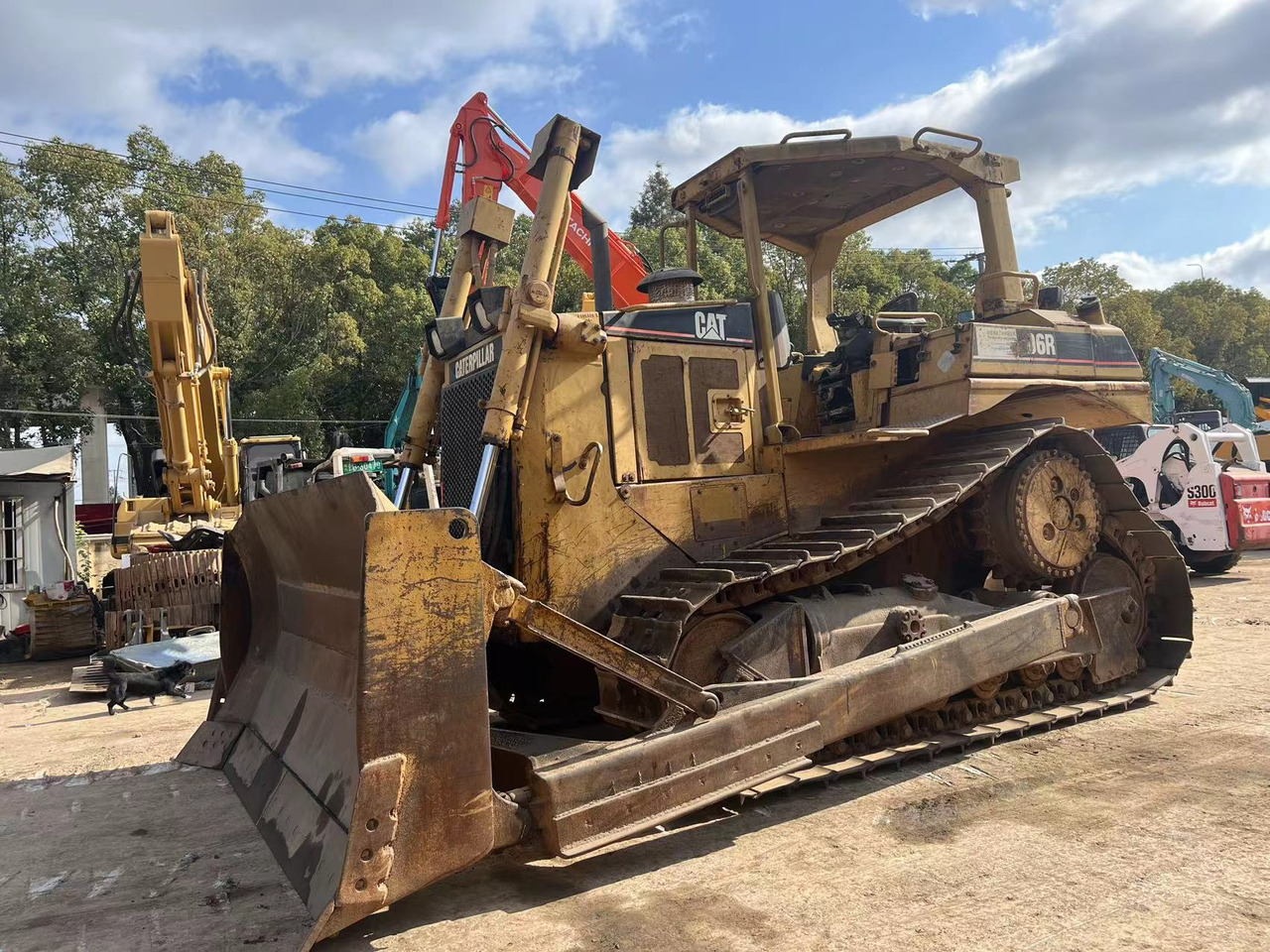 Caterpillar Original Condition CAT D6R bulldozer with Rippers - Buldozer: foto 4 Caterpillar Original Condition CAT D6R bulldozer with Rippers - Buldozer: foto 4