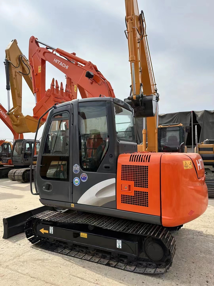 Hitachi ZX60 Mini Excavator Cheap Machine - Ekskavator me zinxhirë: foto 4 Hitachi ZX60 Mini Excavator Cheap Machine - Ekskavator me zinxhirë: foto 4